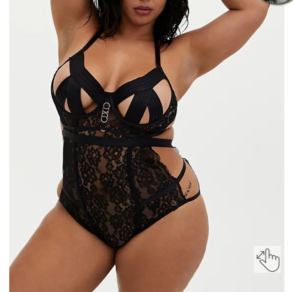 Torrid BLACK LACE CUTOUT CAGE UNDERWIRE BODYSUIT 5X